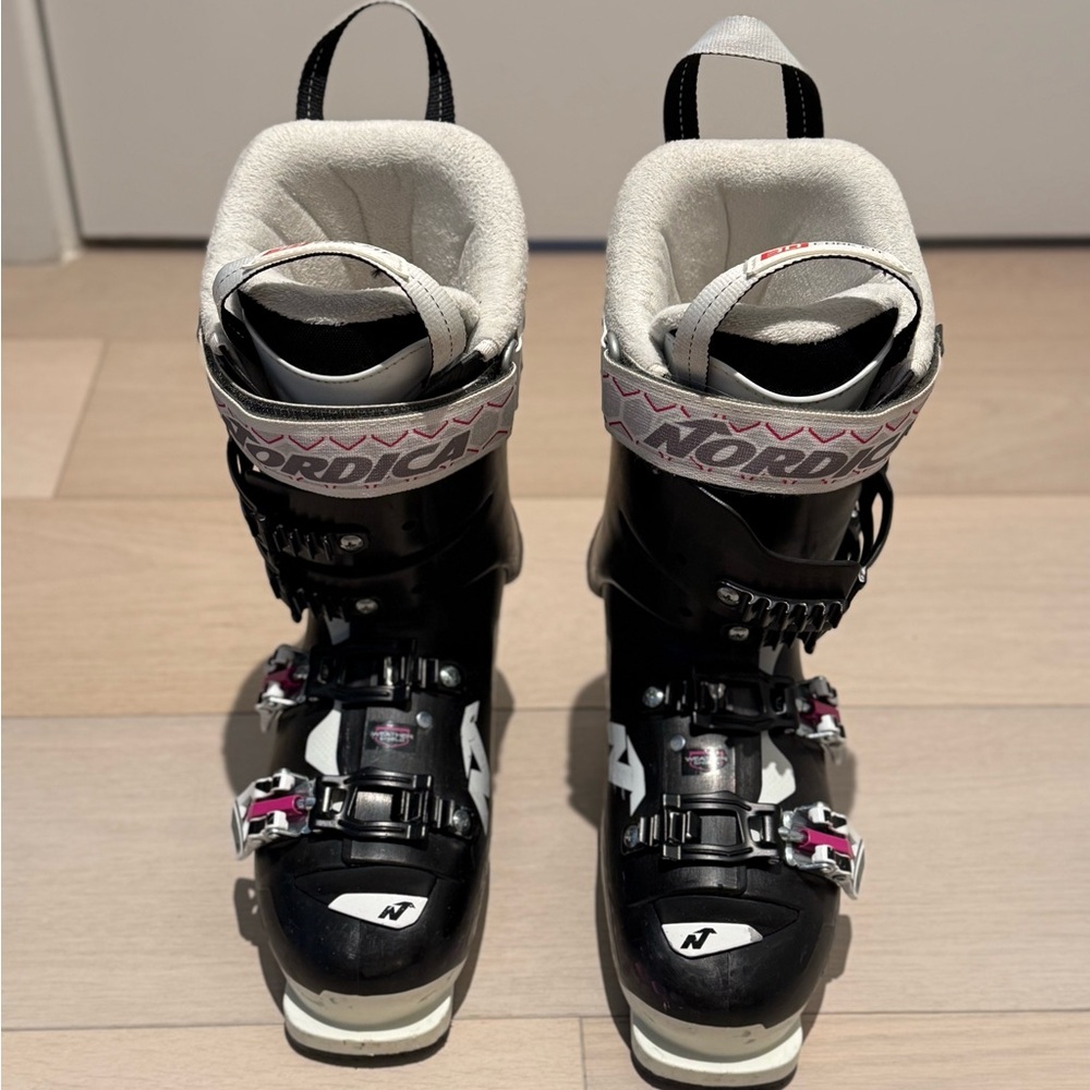 Nordica Womens Ski Boots - Nordica Speed Machine 105W